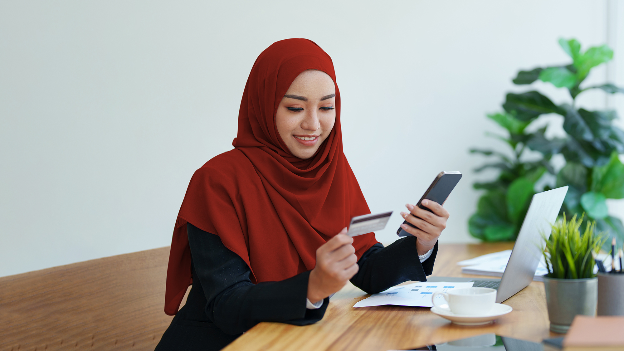 HSBC online banking log in interface on mobile; image used for HSBC Malaysia mobile security key article page.